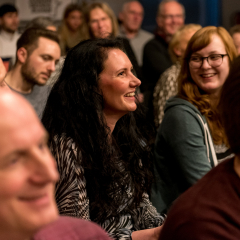 Beim Geschichtenerfinden nachten alle mit - durchaus begeistert, wie es scheint.